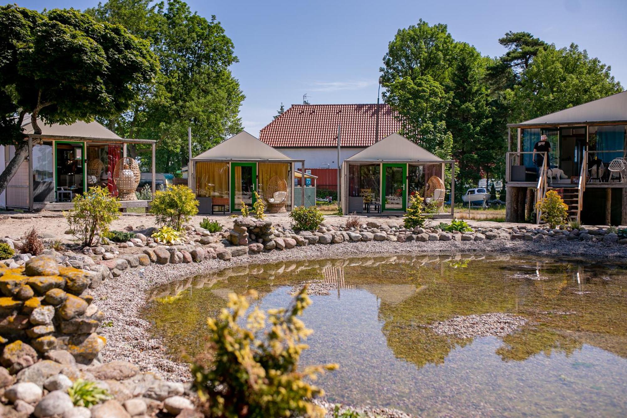 Herbals - Tree&Lake Houses With Bath, Sauna, Bikes, Motorboat เมียลโน ภายนอก รูปภาพ